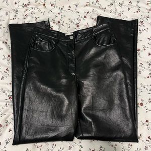 Aritzia Vegan Leather Black Pants in Size 6
